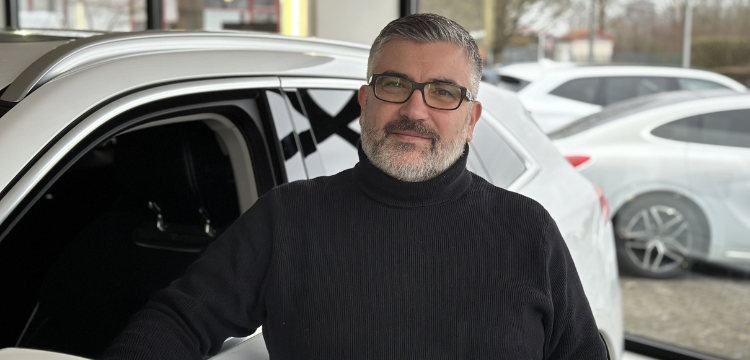 Francisco  Ruiz Rodriguez, Verkauf Neu- und Gebrauchtwägen