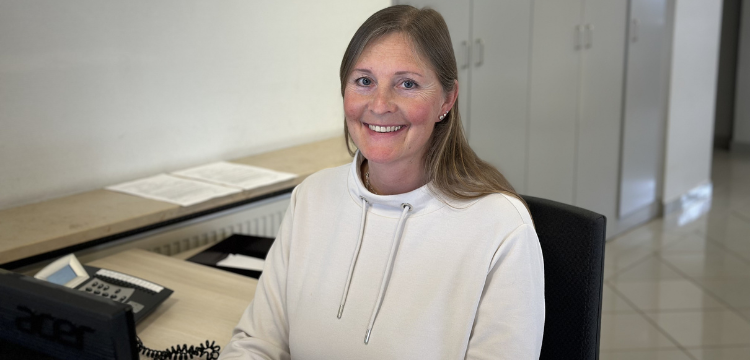 Manuela Müller, Serviceassistentin